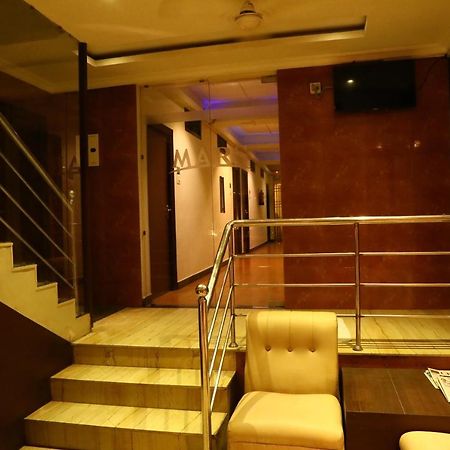 Deluxe Hotel شيناي المظهر الخارجي الصورة