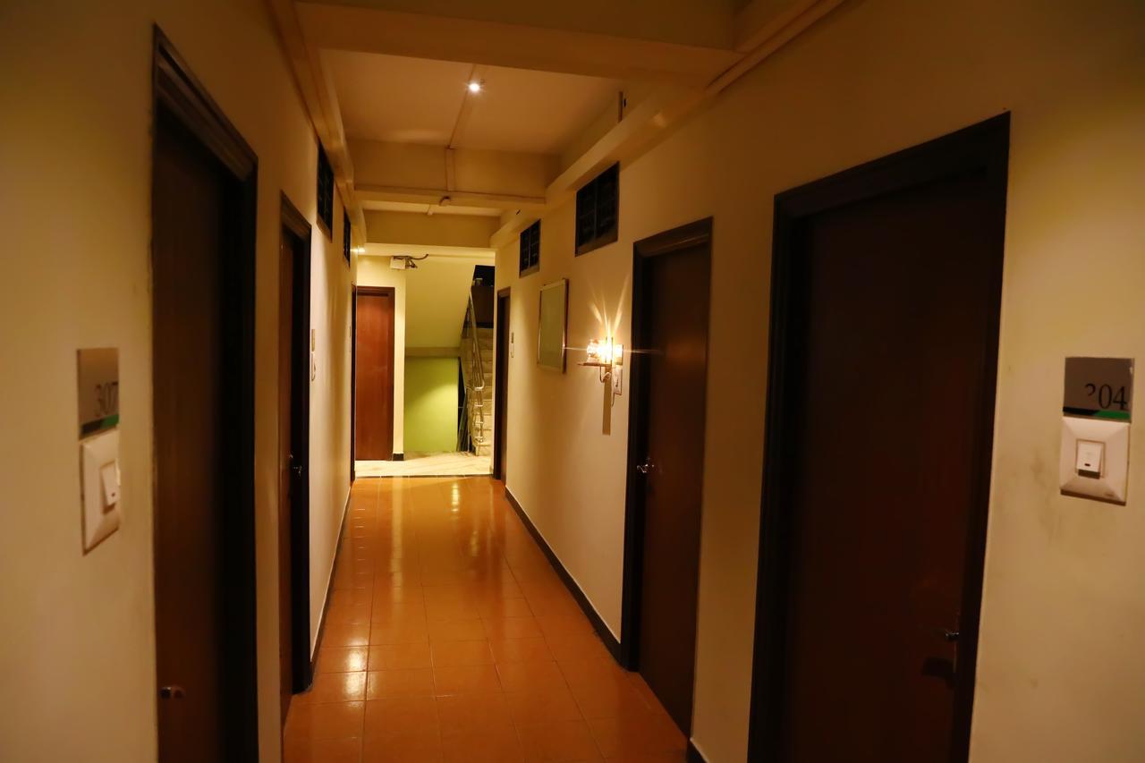 Deluxe Hotel شيناي المظهر الخارجي الصورة