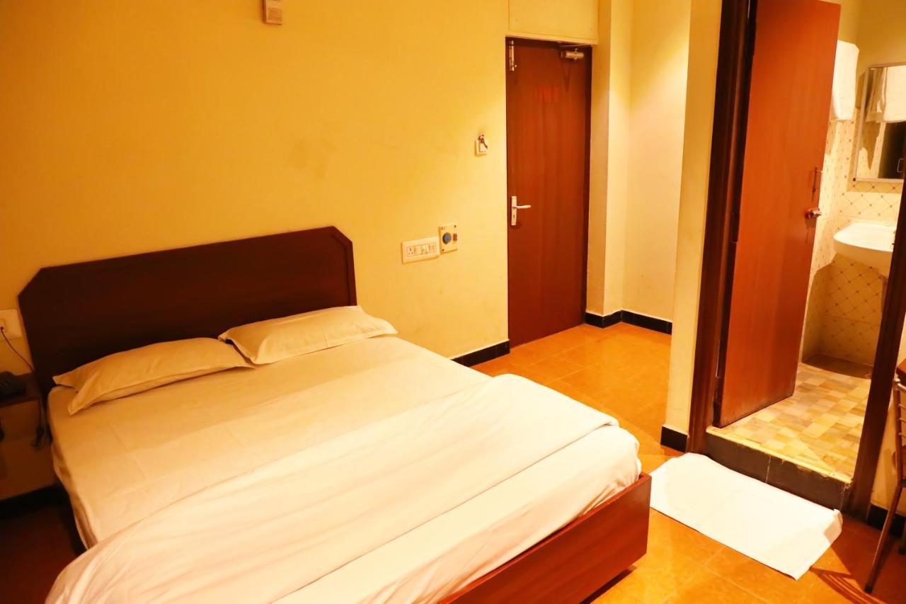 Deluxe Hotel شيناي المظهر الخارجي الصورة