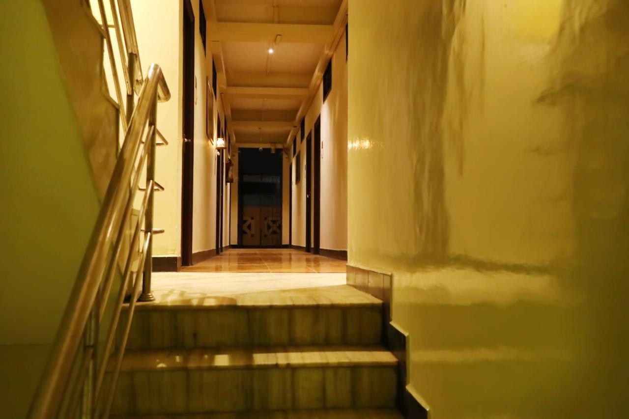Deluxe Hotel شيناي المظهر الخارجي الصورة