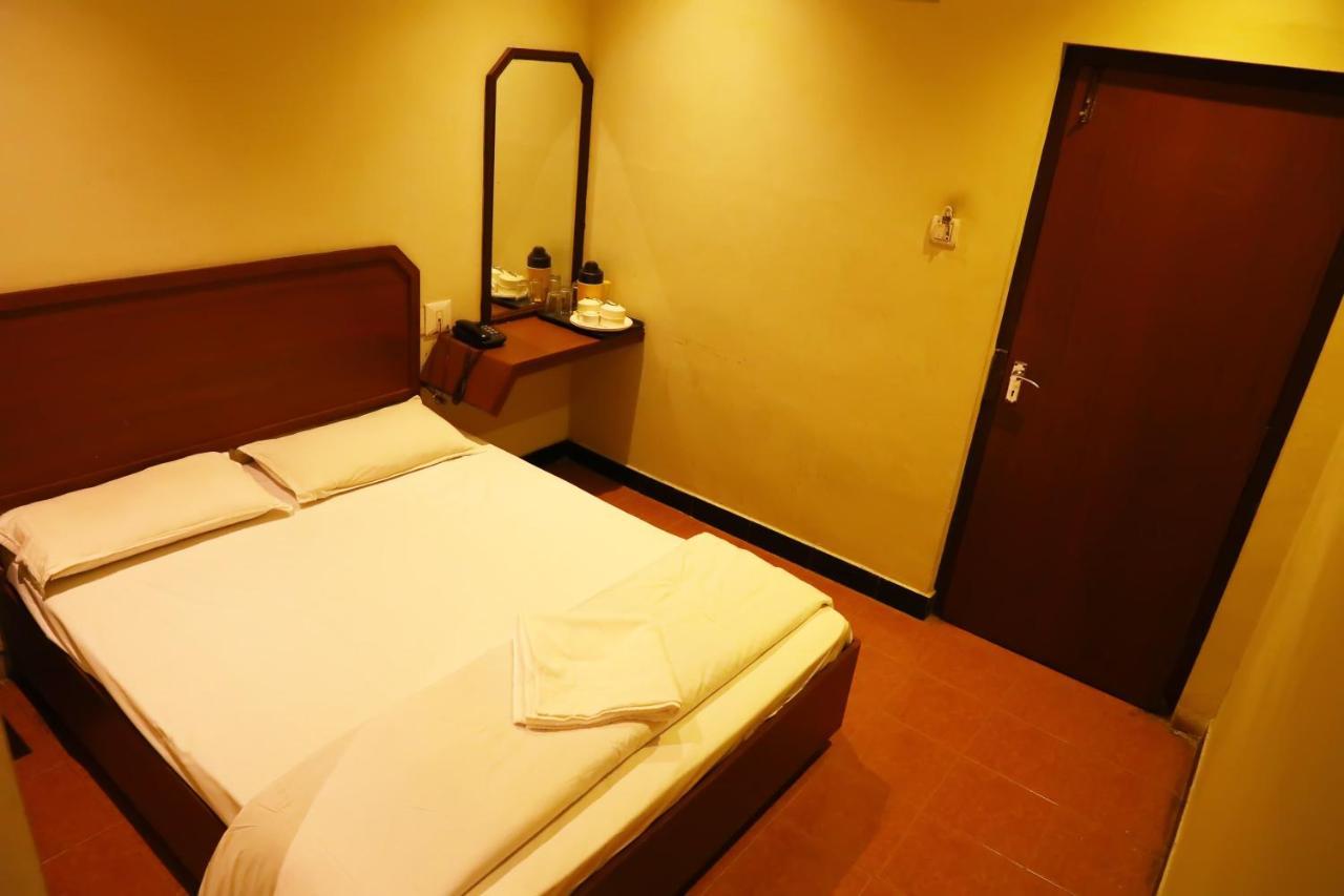 Deluxe Hotel شيناي المظهر الخارجي الصورة